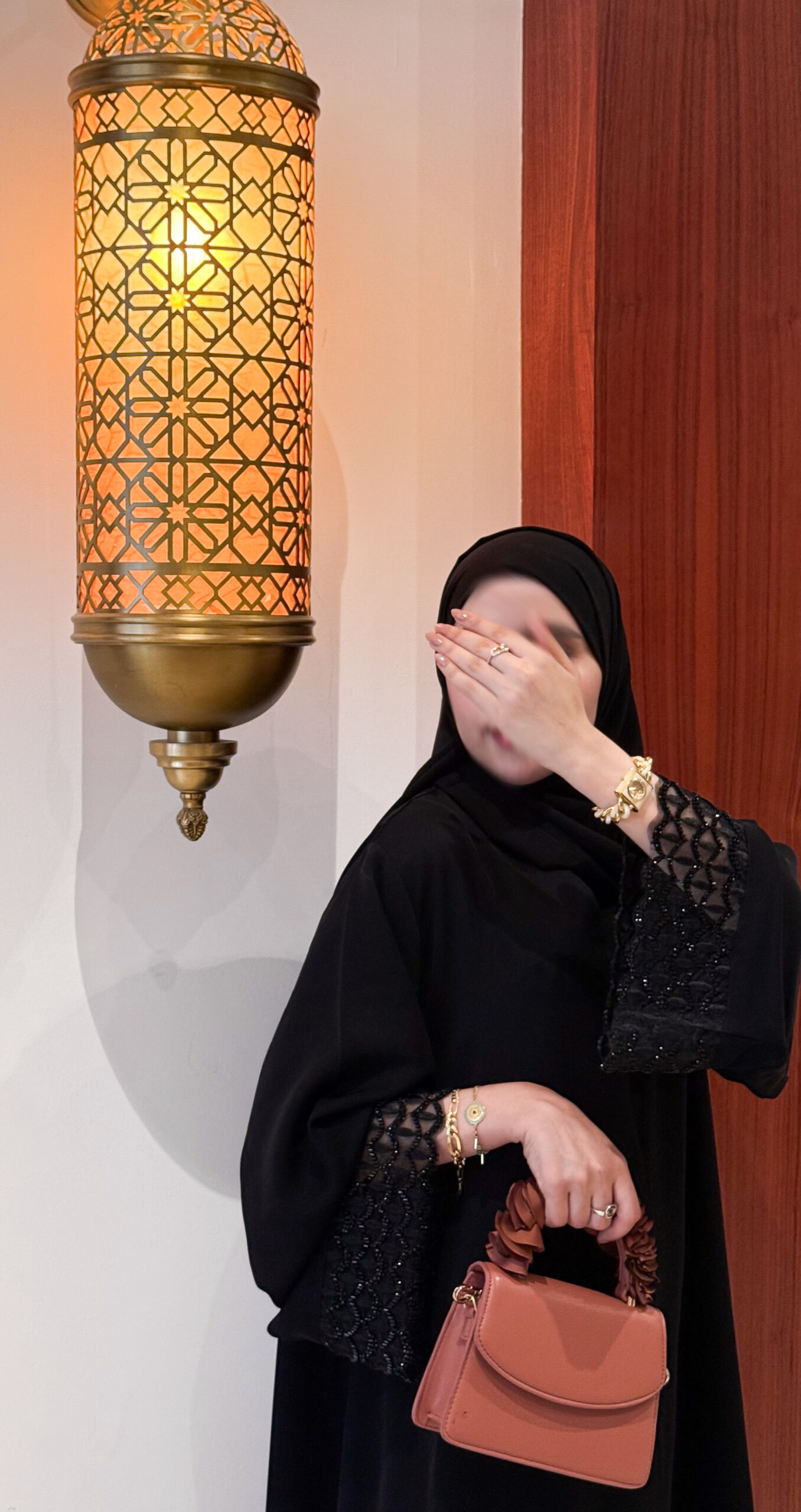 عباية مزيونه كم  مطزر